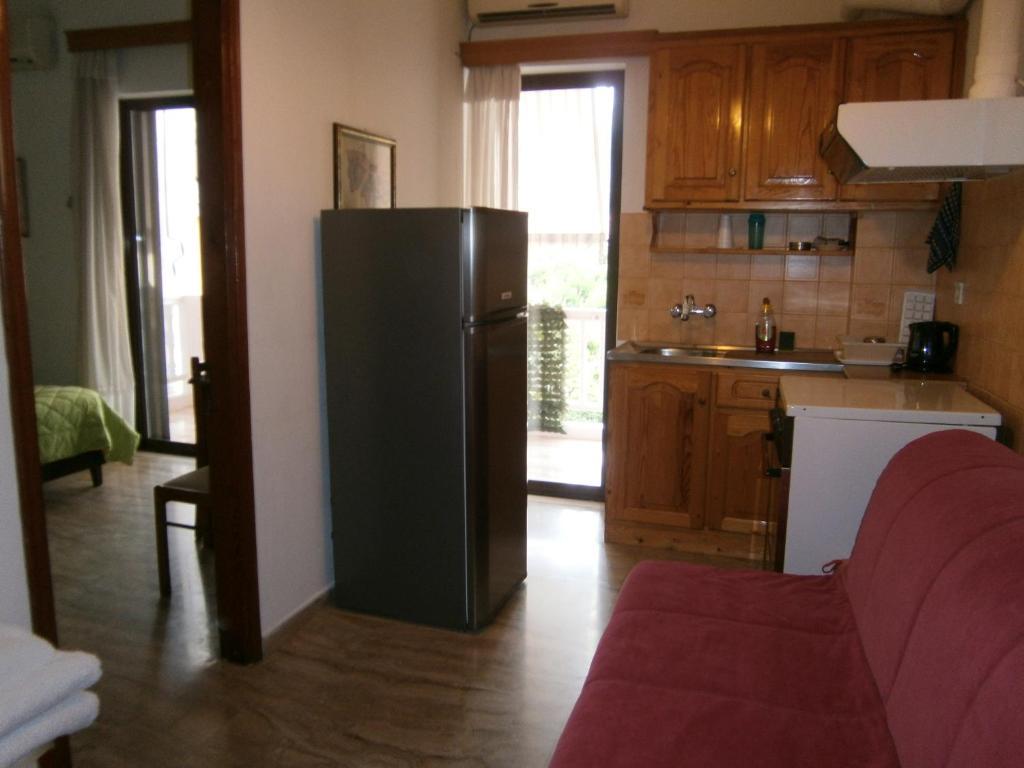 Antonios Rooms Akrata Exterior foto